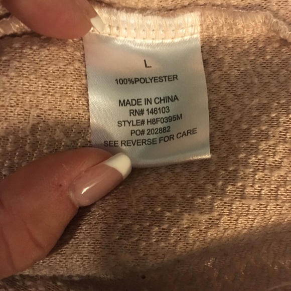 Soft comfy polyester cowl neck crop! - Picture 4 of 5